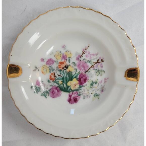 Ceramic Cigarette Ashtray with Flowers - Picture 1 of 3